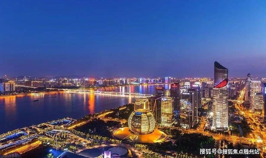 鞭挞:2025年新澳门天天开奖结果,的全面释义、解释与落实